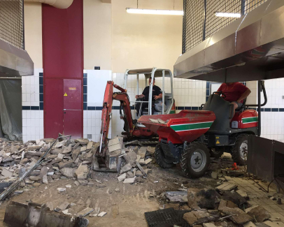 Démolition intérieure à Bourges dans le Cher, région Centre-Val de Loire, par l'entreprise Dubuget SA